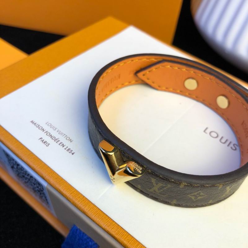 LV Bracelet 03lyr159